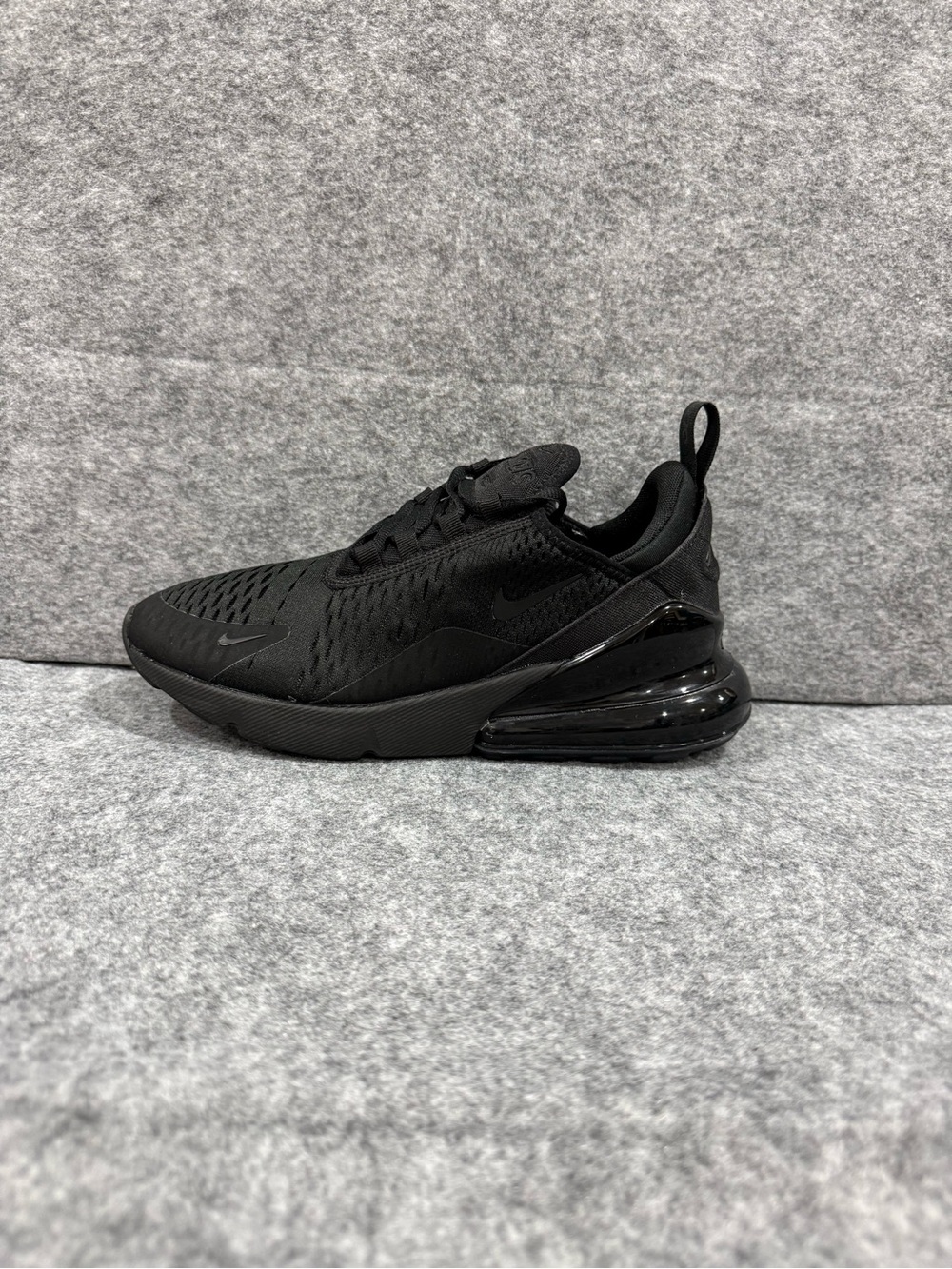 Women's size 7 Air Max 270 Tripe Black - Picture 3 of 8